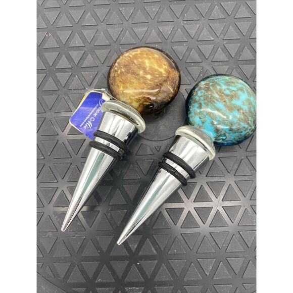 Lot Of 2 Tesoro Mío Hand Blown Glass Wine Stoppers Dynasty Gallery - Picture 1 of 4